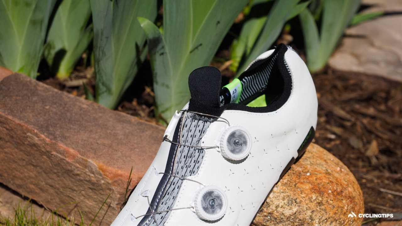 Q36.5 Unique road shoe review: Q for Quirky