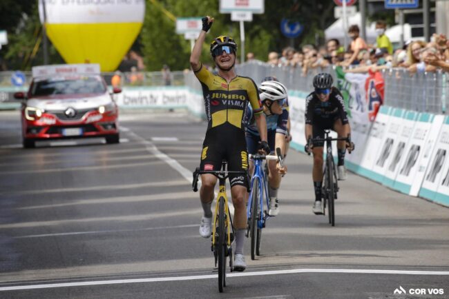 Marianne Vos dedicates 29th Giro Donne stage win to Jolien Verschueren