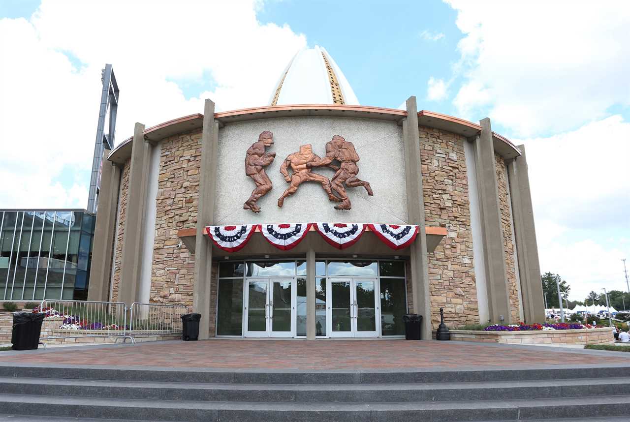 Ohio State football team visits the Pro Football Hall of Fame Thursday