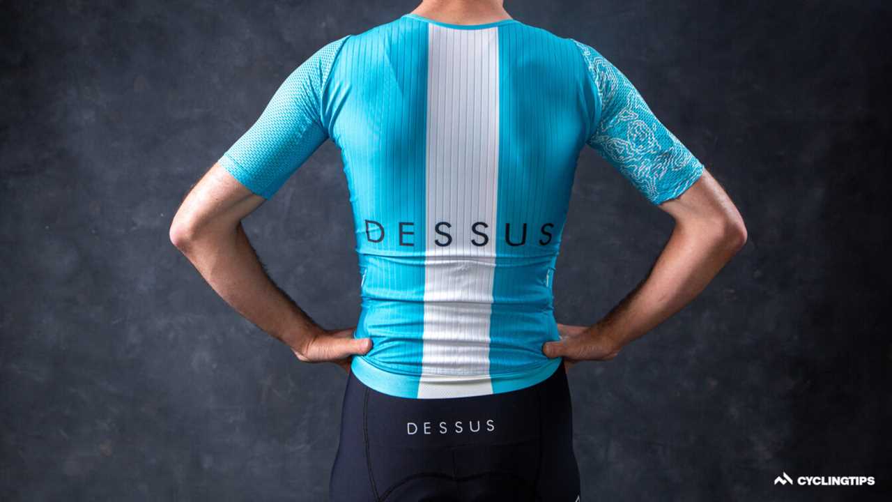 Review: Dessus’s zipless, 4-to-8-watts-faster aero jersey