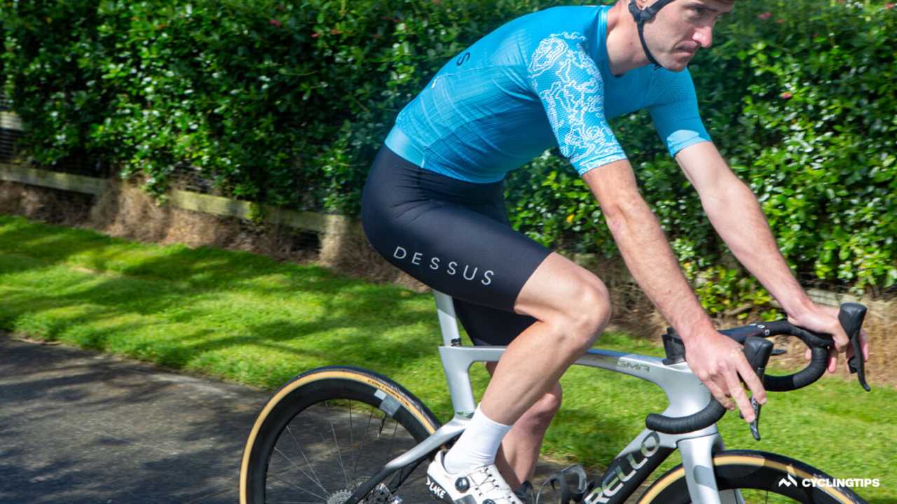 Review: Dessus’s zipless, 4-to-8-watts-faster aero jersey