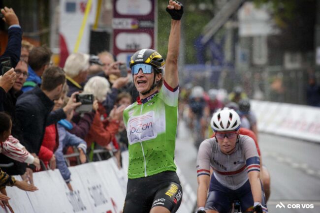 Van den Broek-Blaak wins Simac Ladies Tour as Vos takes stage 5 victory