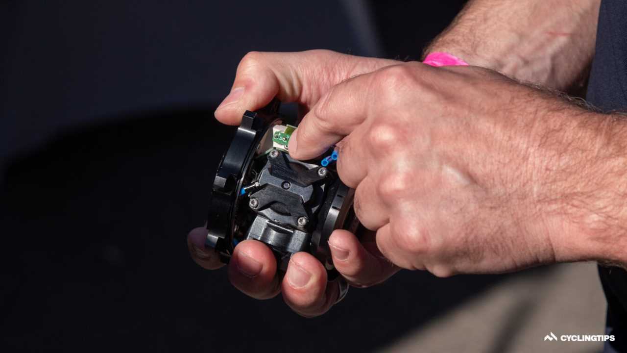 Want on-the-fly tyre pressure adjustment? Gravaa’s KAPS wheels can do that