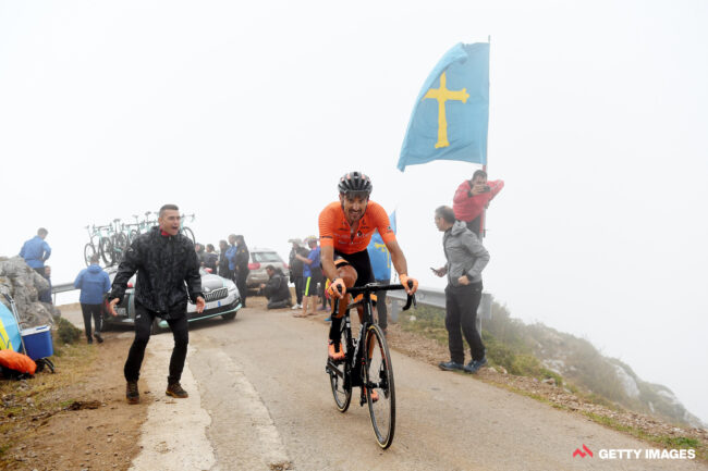 Luis Ángel Maté is riding nearly 1,000 km home from the Vuelta a España