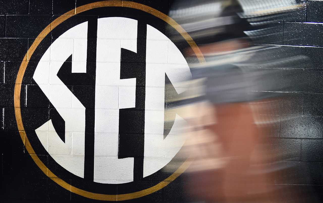 Where does Kaiir Elam stand in the latest CBS Sports mock draft?
