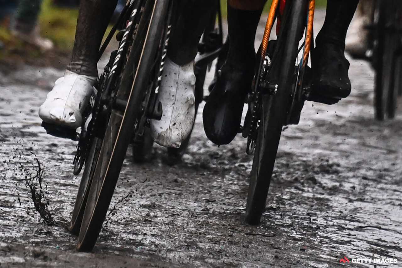 The mudless mystery of Mathieu van der Poel’s shoes