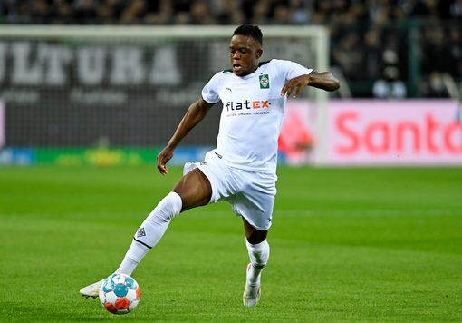 Arsenal transfer news and updates: Vlahovic’s status, Ramsdale’s disclosure, and Denis Zakaria’s interest