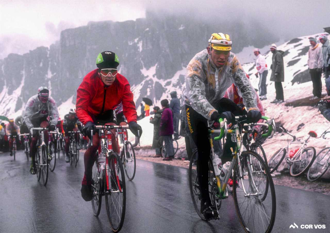 Retro gallery: The Gavia Pass turns a peloton to ice