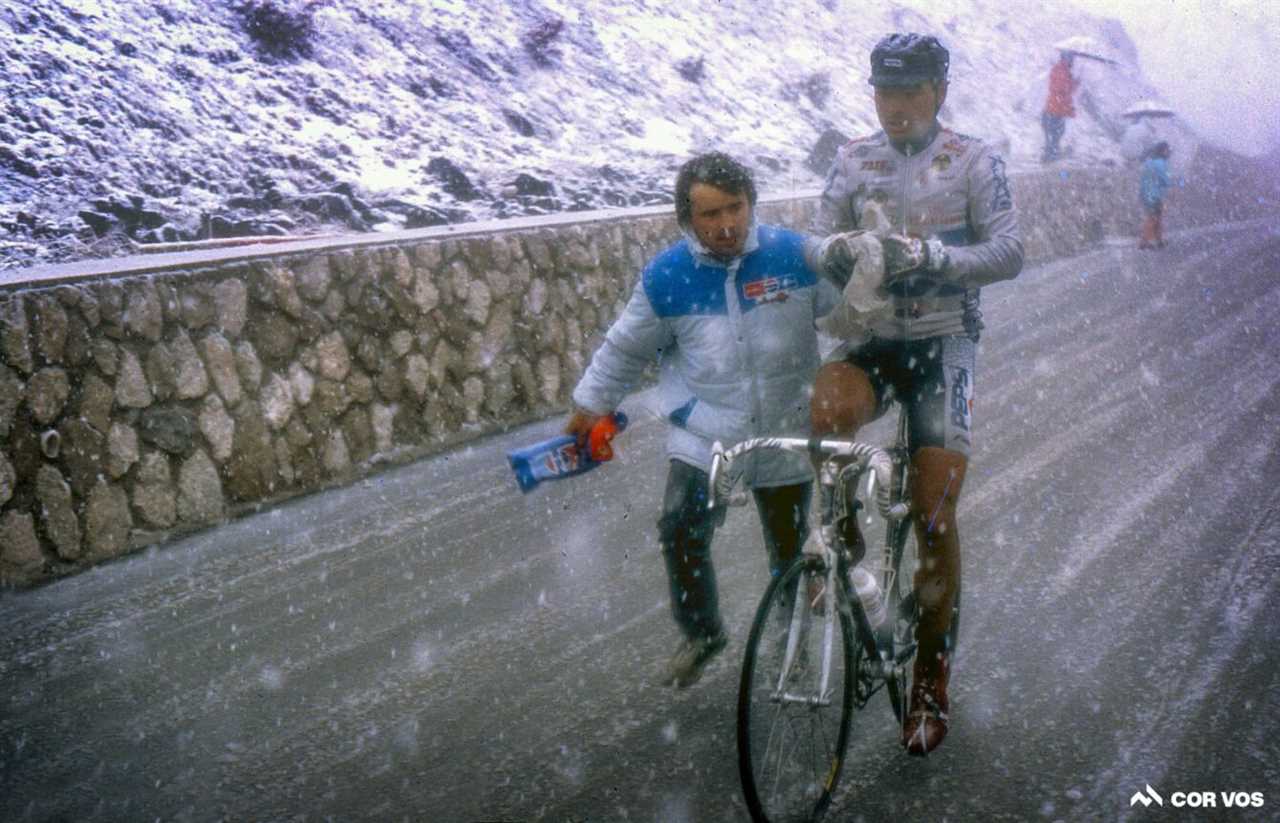 Retro gallery: The Gavia Pass turns a peloton to ice