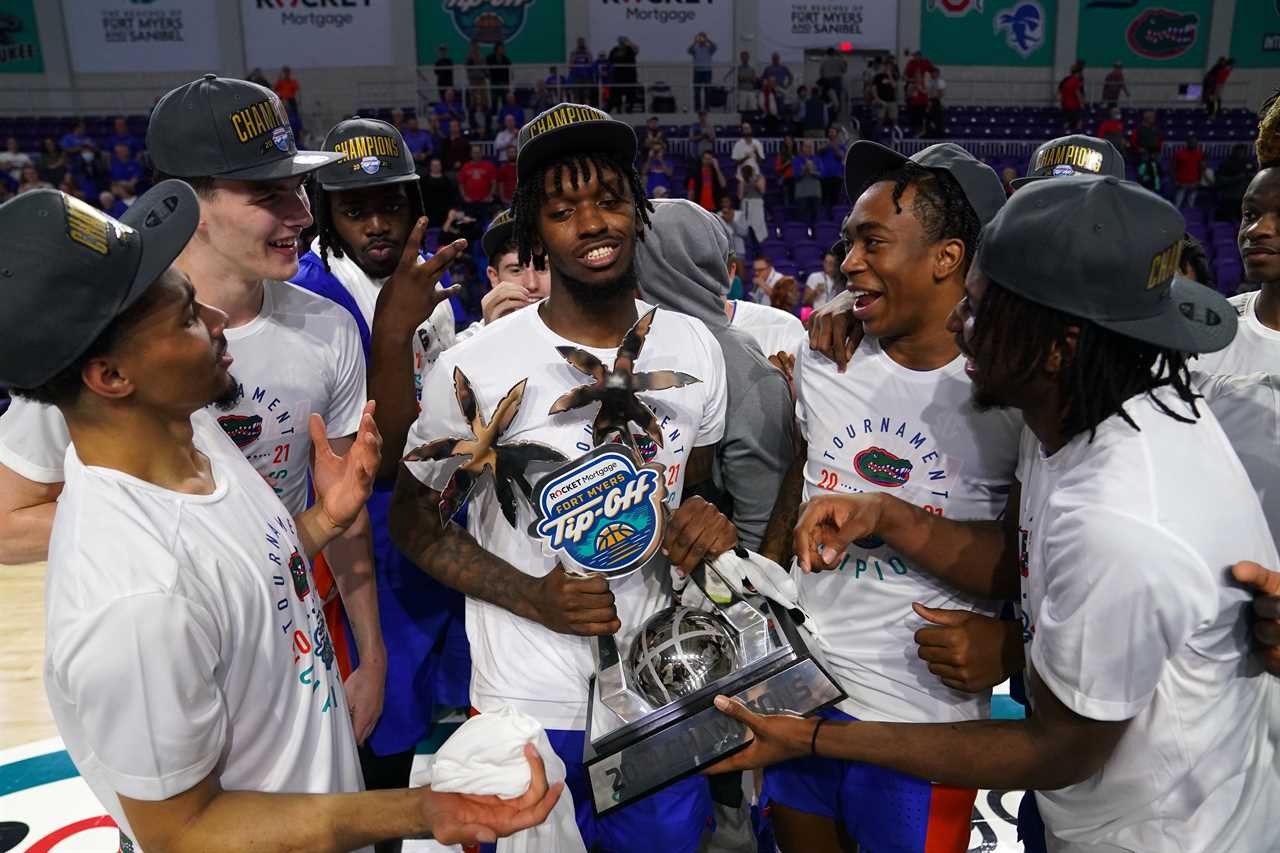 WATCH: Florida's Tyree Appleby sinks a game-winner all of Gator Nation can be thankful for