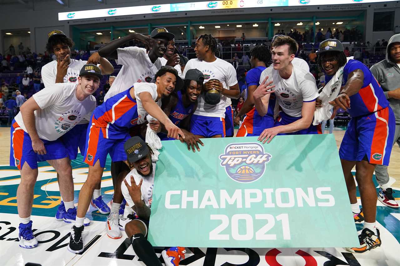 WATCH: Florida's Tyree Appleby sinks a game-winner all of Gator Nation can be thankful for