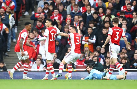 Andy Gray blames Arsenal duo for ‘committing crimes’ during Manchester City defeat