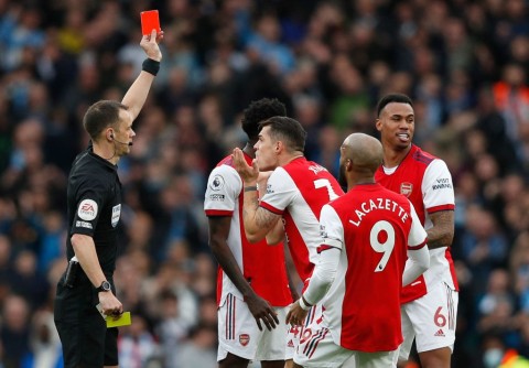 Andy Gray blames Arsenal duo for ‘committing crimes’ during Manchester City defeat