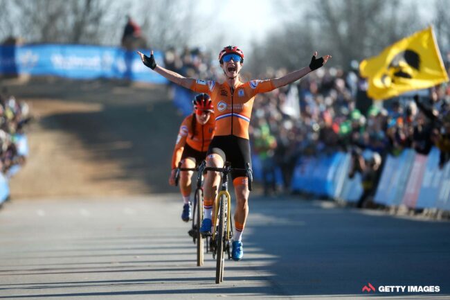 Marianne Vos wins a thrilling eighth CX World Championship title