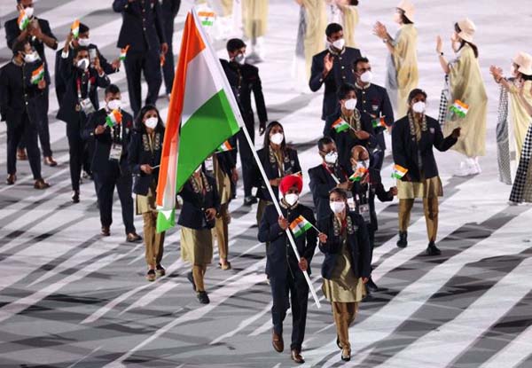 Tokyo Olympics: Neeraj Chopra to attend closing ceremony; Bajrang Punia to be the flag bearer