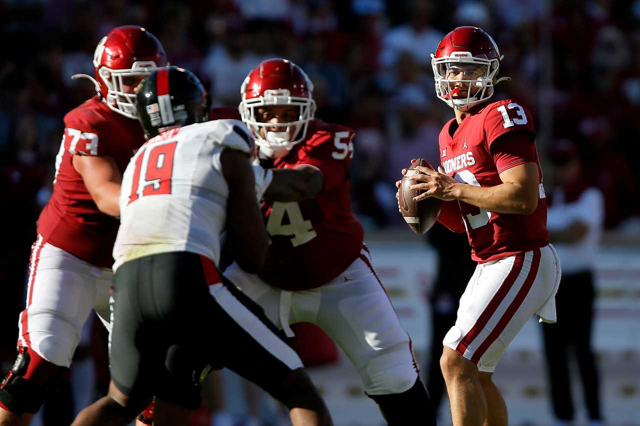 How will the Oklahoma Sooners contain this Baylor Bears' running game?