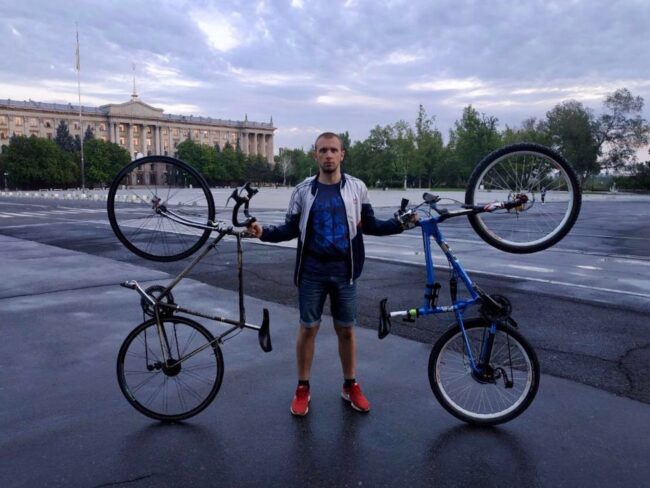 In Kyiv, defiant cyclists ride for a semblance of normality