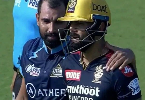 Shami congratulates Kohli after reaching his fifty at Brabourne | IPL 2022