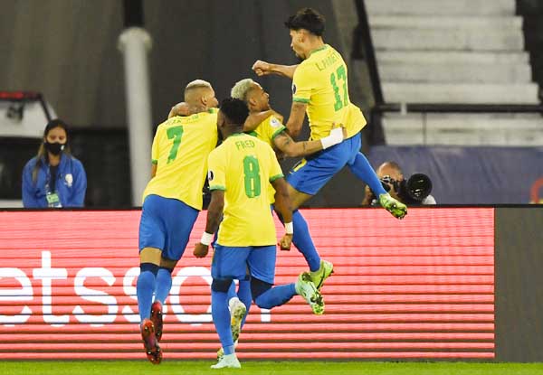 Copa America 2021: Substitute Lucas Paqueta scores as 10 men Brazil beat Chile 1-0 to book a spot in semis