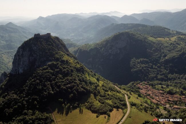 Hors Course stage 16: Dinosaurs and some dark religious history in the Pyrenees