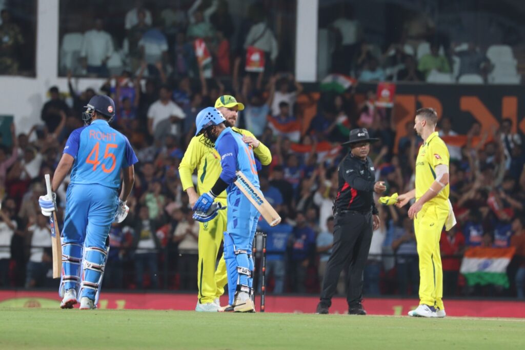 Rohit blitz help India register 6 wickets win over Australia; level series 1-1 I INDvAUS