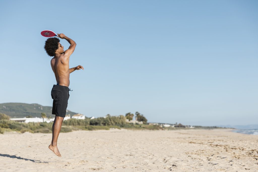 Beach tennis