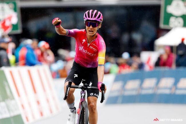 Tour de Romandie Féminin stage 2: Ashleigh Moolman Pasio outclimbs Annemiek van Vleuten for victory