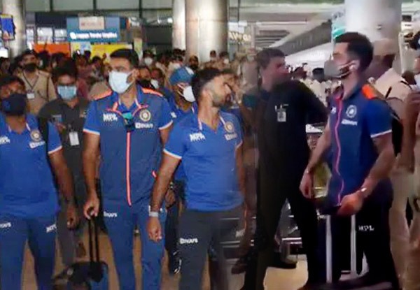 Rohit & co reach Hyderabad for T20I series decider on Sunday | INDvsAUS