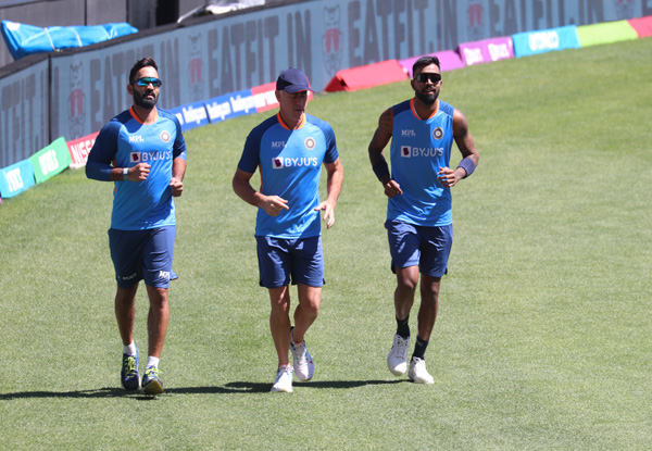 Dinesh Karthik in a new role as Rohit Sharma and Hardik Pandya batted at the nets in Adelaide Oval? | INDvENG