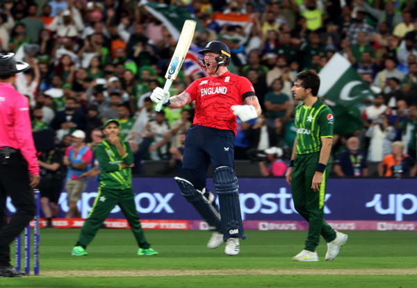 Stokes scores unbeaten fifty to guide England to 5 wickets win against Pakistan in final at MCG | T20 World Cup 2022