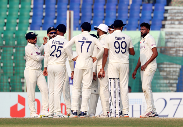 Kuldeep Yadav, Mohammed Siraj put India on top  after Day 2 of Chittagong test | BANvIND