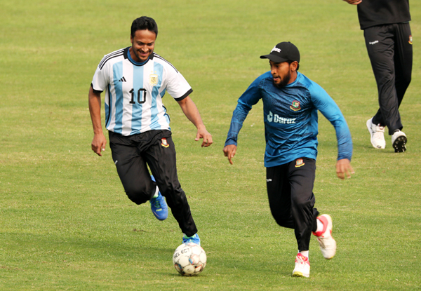 Shakib Al Hasan wears Argentina jersey with Lionel Messi’s name during Bangladesh training ahead of 2nd test | BANvIND