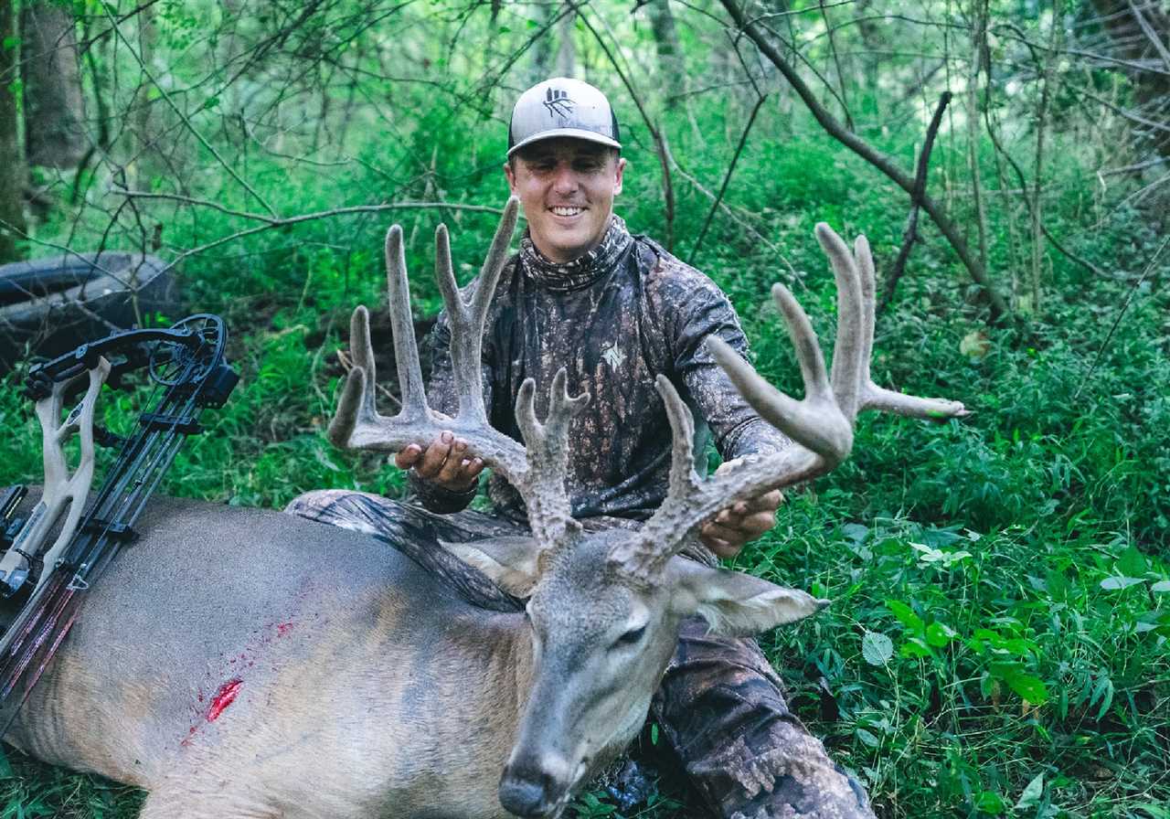 Lee Ellis shot a 190 2/8-inch velvet buck in Tennessee.