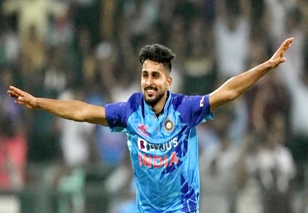 Umran Malik clocks the fastest delivery by bowling at 156 kmph | INDvsSL