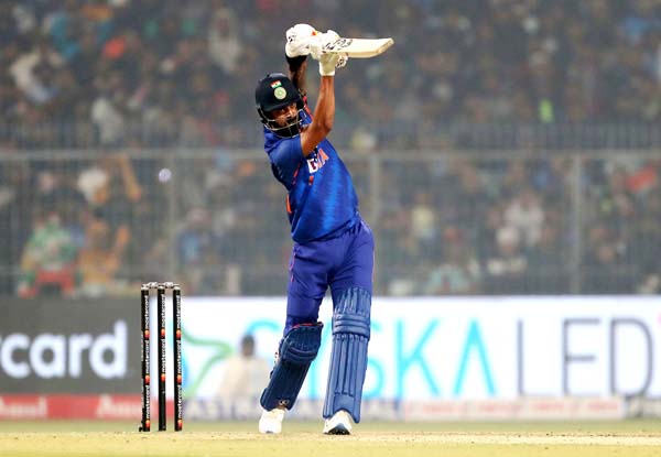 KL Rahul scores gritty fifty as India beat Sri Lanka by 4 wickets at Eden Gardens; clinch ODI series 2-0  | INDvsSL