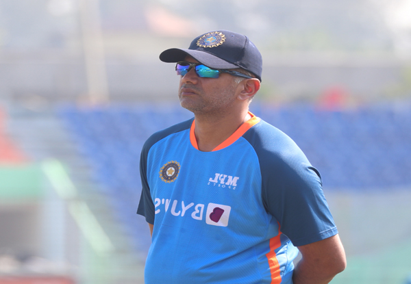 Rahul Dravid will not travel with the Indian squad to Thiruvananthapuram from Kolkata for third ODI  | INDvsSL