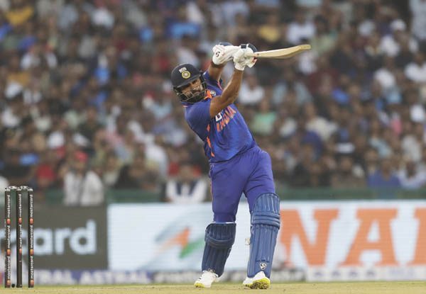 Rohit Sharma & bowlers help India thrash New Zealand by 8 wickets in 2nd ODI, clinch series 2-0 | INDvsNZ