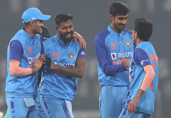 2nd T20I: India beat New Zealand by 6 wickets, level series 1-1