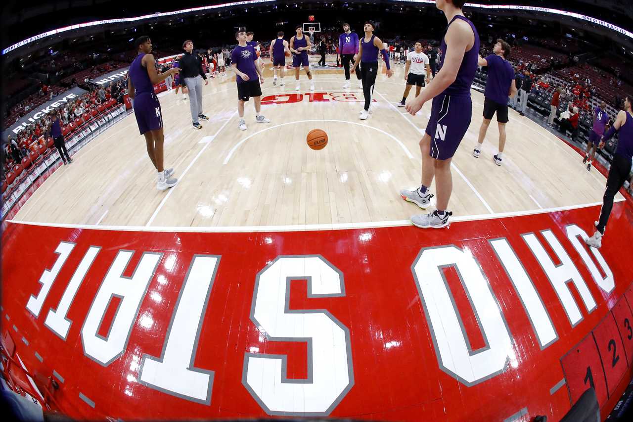 Watch the very awkward Chris Holtmann postgame press conference after loss to Northwestern