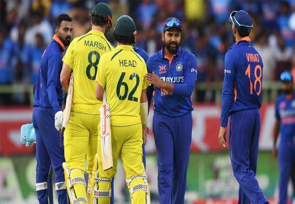 Ind vs Aus, 2nd ODI: Starc, Marsh shines as Australia thrashed India by 10 wickets to level series