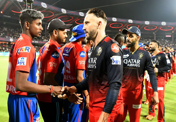 Did Kohli and Ganguly avoid shaking hands with each other after RCB’s win over DC? | Video