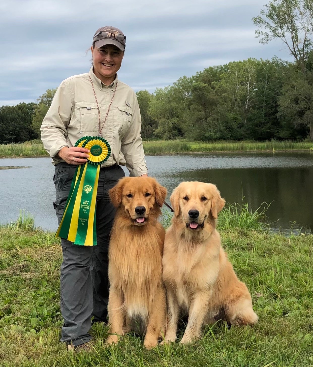 kari laufenberg with golden retrievers