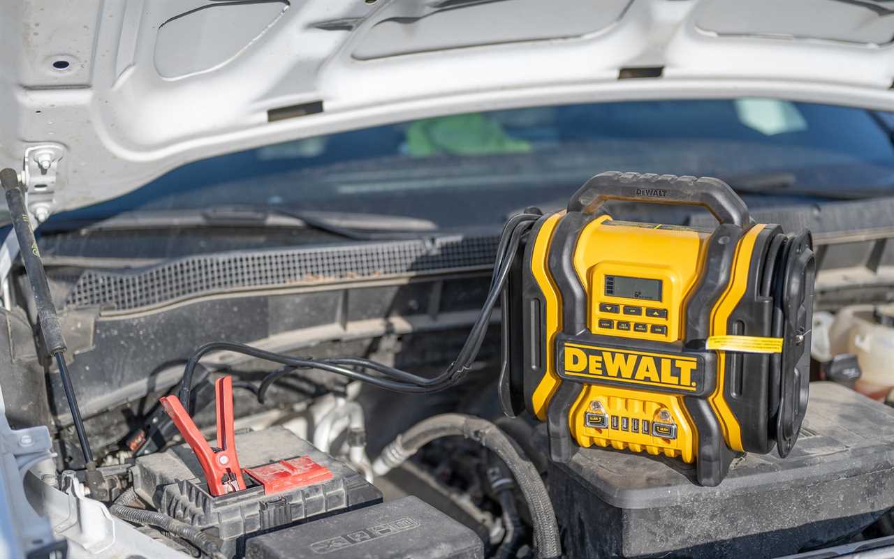 Author tests DeWalt booster.