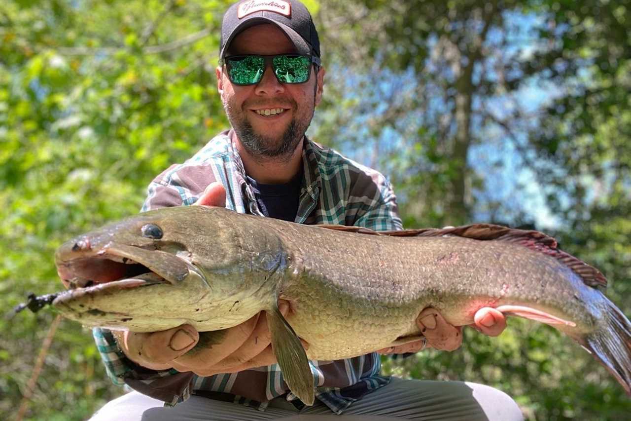 joe cermele holds bowfin