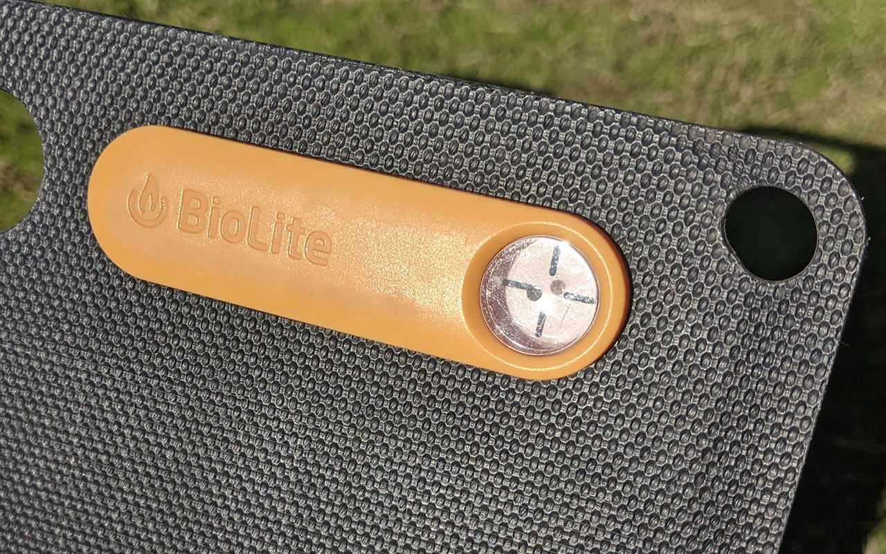 Like the Anker 625, the BioLite Solar Panel 100 had an easy-to-use sundial.