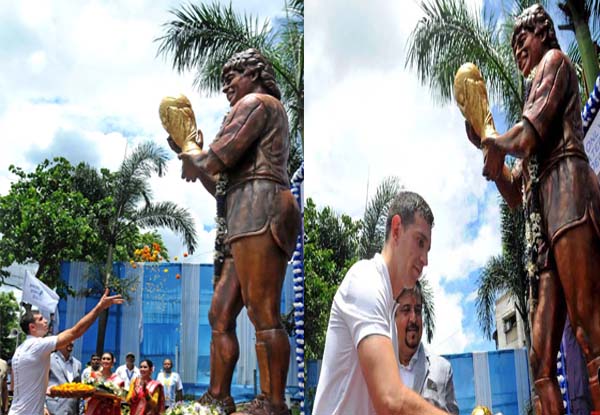 Emiliano Martinez pays tribute to Diego Maradona