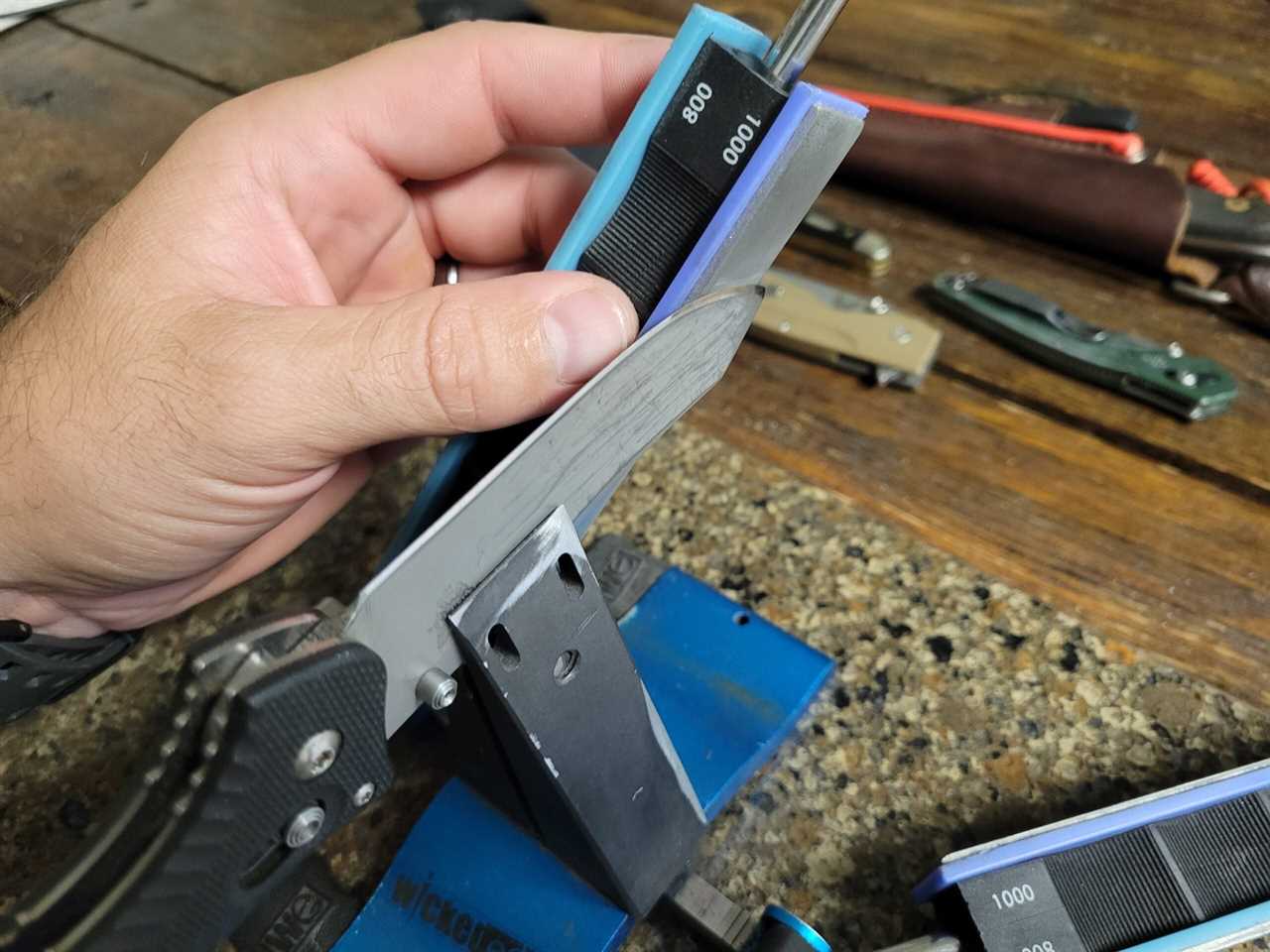 How to sharpen a pocket knife using a guided sharpener