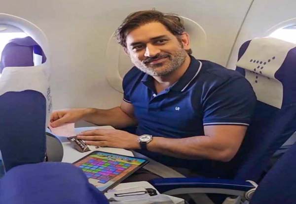 Candy Crush gaming app gain 3.6 million downloads in just 3 hours because of Dhoni | Viral Video