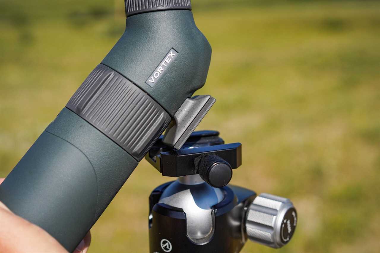 The integrated arca-Swiss mount on the Razor HD. 