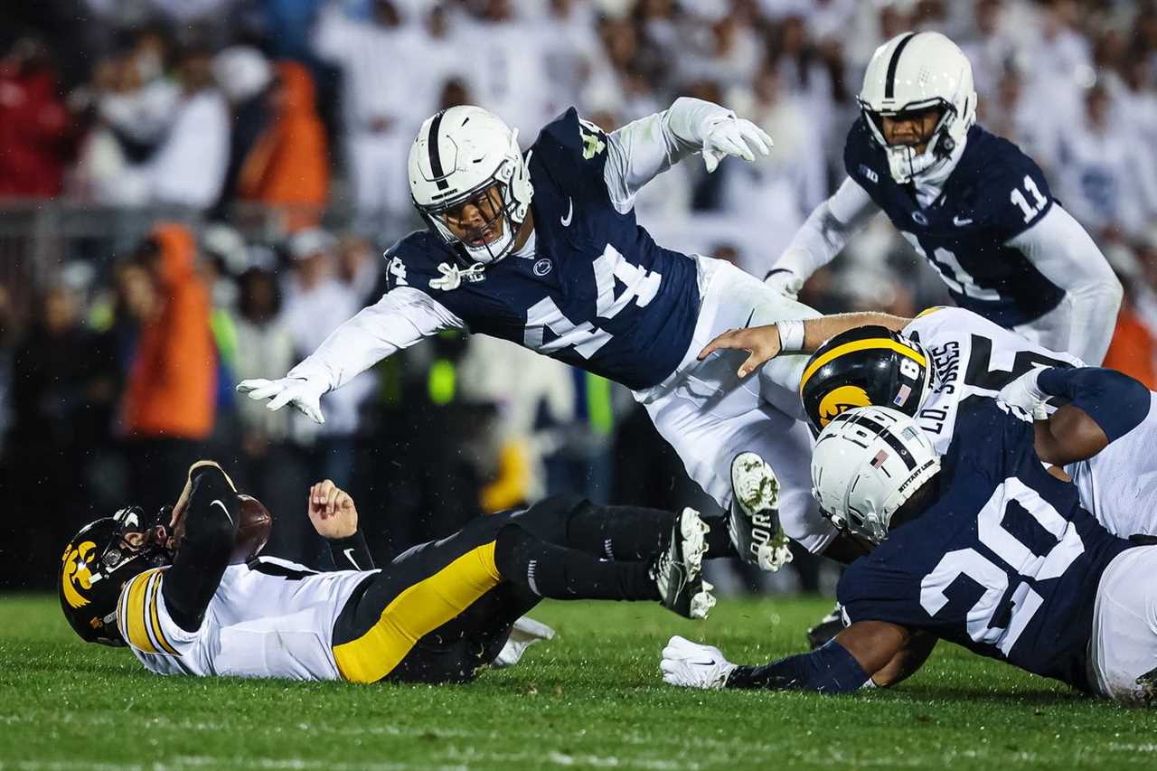 Iowa v Penn State